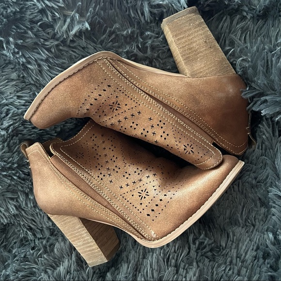 Francesca's Collections Shoes - Francescas Collections Brown Shimmer Leather Heeled Bootie